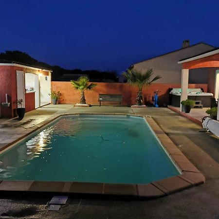 Villa Elegante A Carcassonne Avec Jardin Et Jacuzzi Exterior foto
