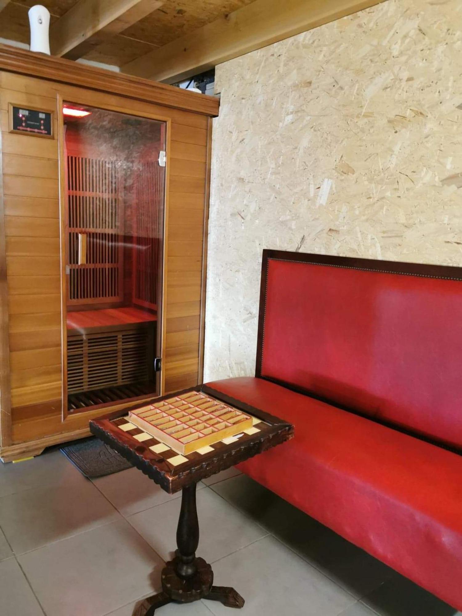 Villa Elegante A Carcassonne Avec Jardin Et Jacuzzi Exterior foto