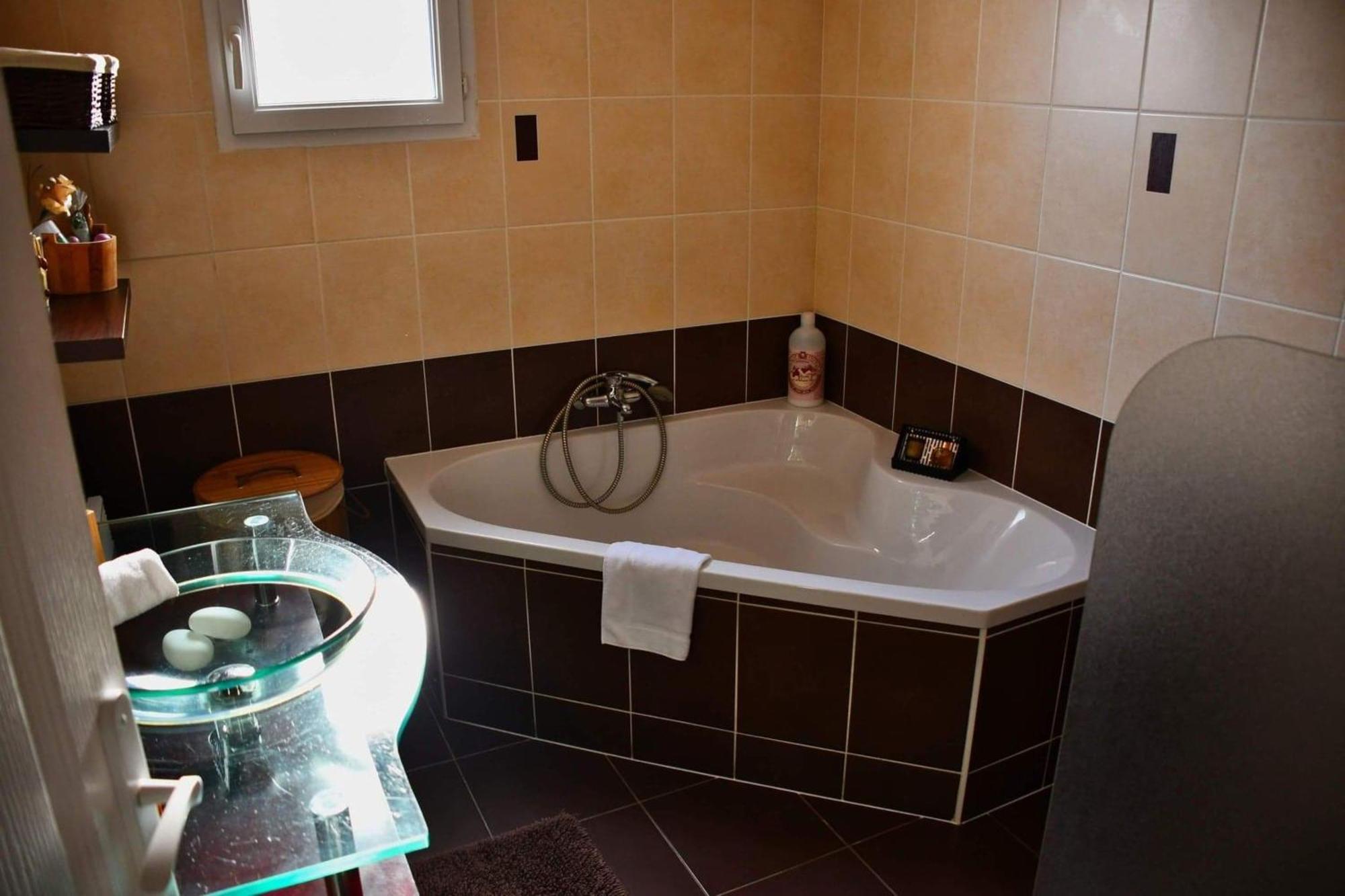 Villa Elegante A Carcassonne Avec Jardin Et Jacuzzi Exterior foto