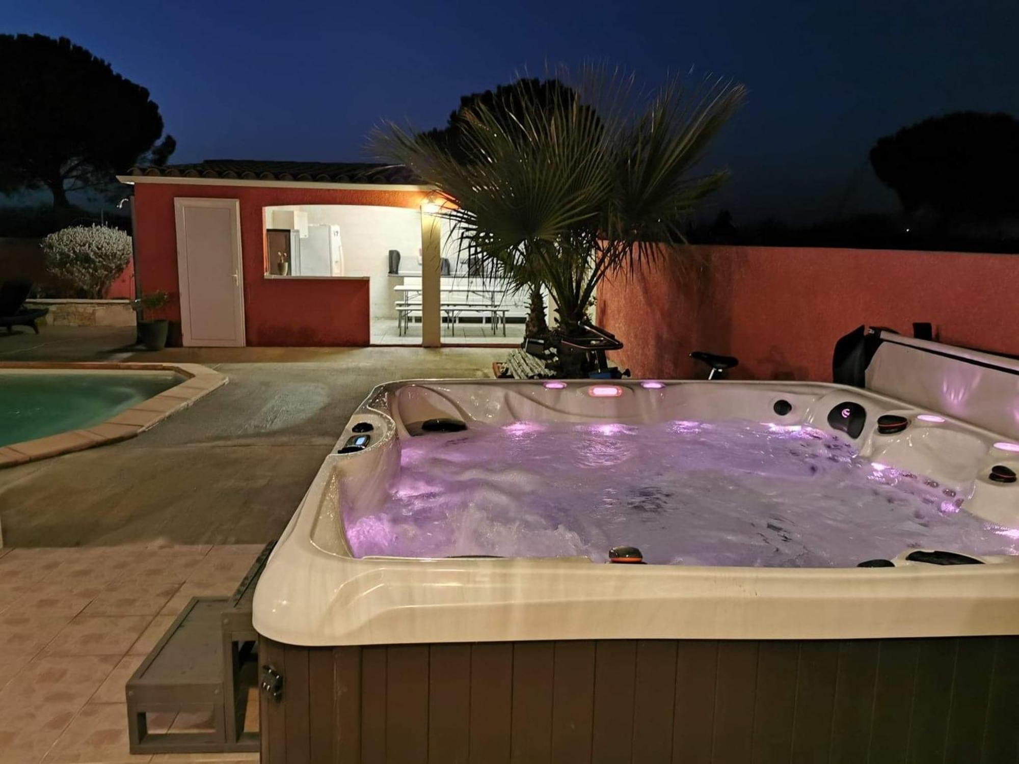Villa Elegante A Carcassonne Avec Jardin Et Jacuzzi Exterior foto