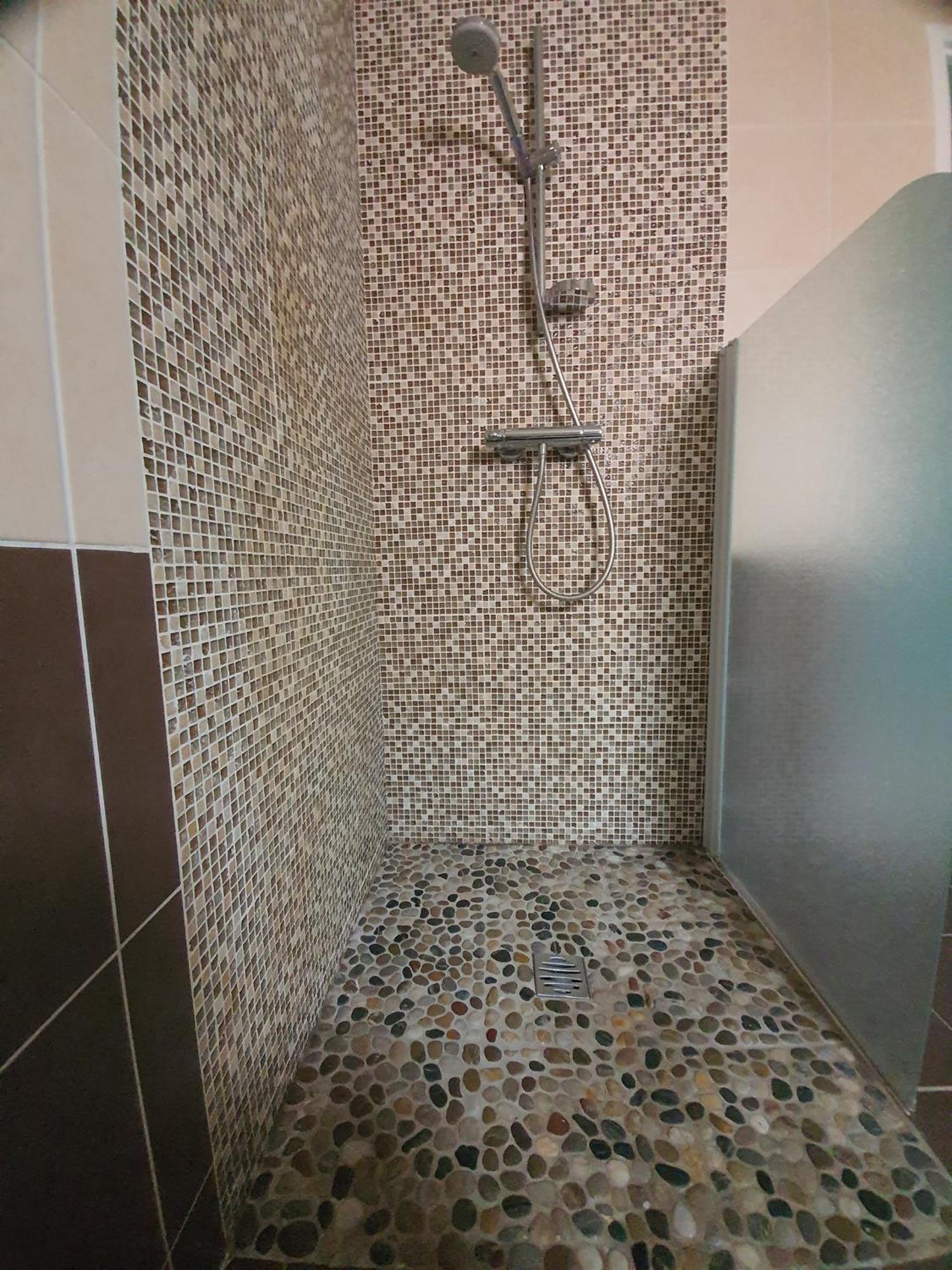 Villa Elegante A Carcassonne Avec Jardin Et Jacuzzi Exterior foto