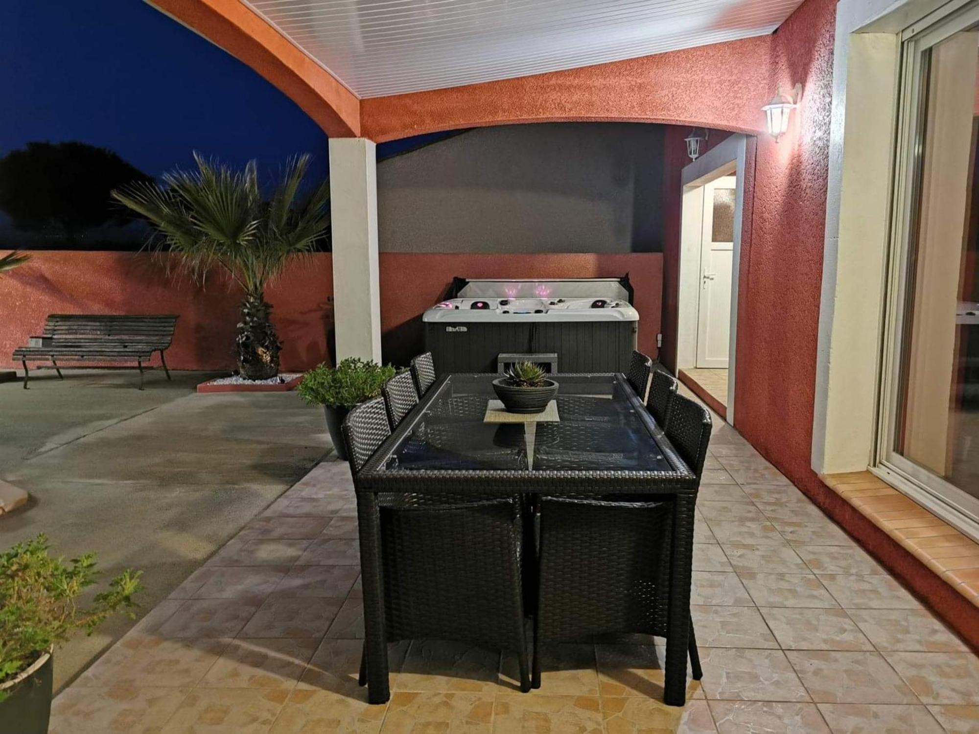Villa Elegante A Carcassonne Avec Jardin Et Jacuzzi Exterior foto